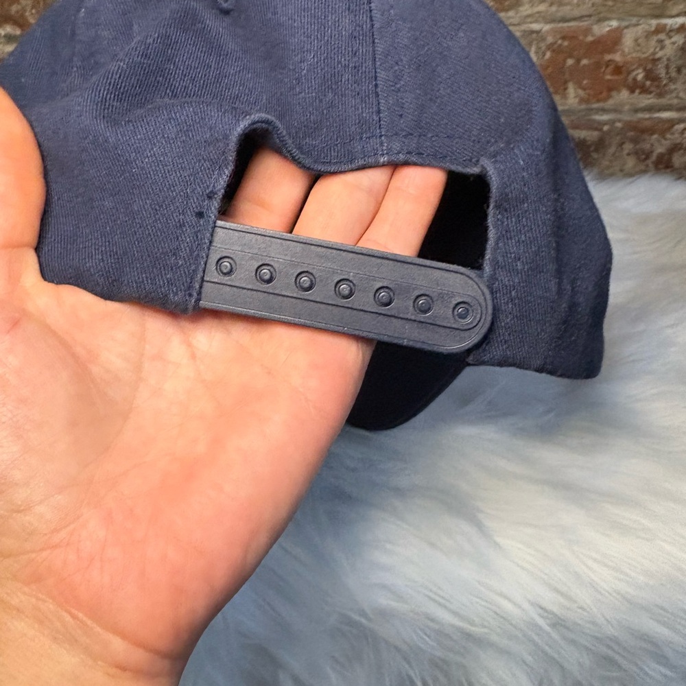 Peloton  Cap - Picture 3 of 4